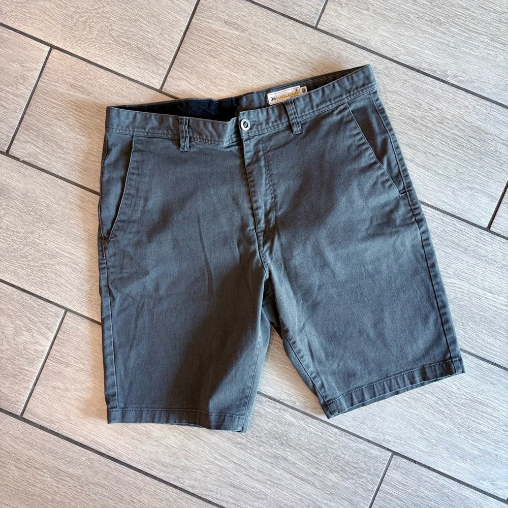Volcom Gray Flat Front Shorts Classic Style